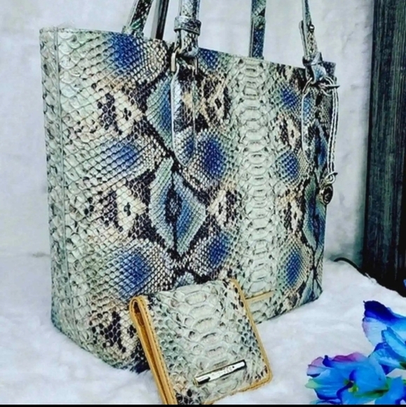 Brahmin Rare 2 PCS SET Holographic Purse bag tote handbag+ wallet NWT De… - Picture 1 of 14